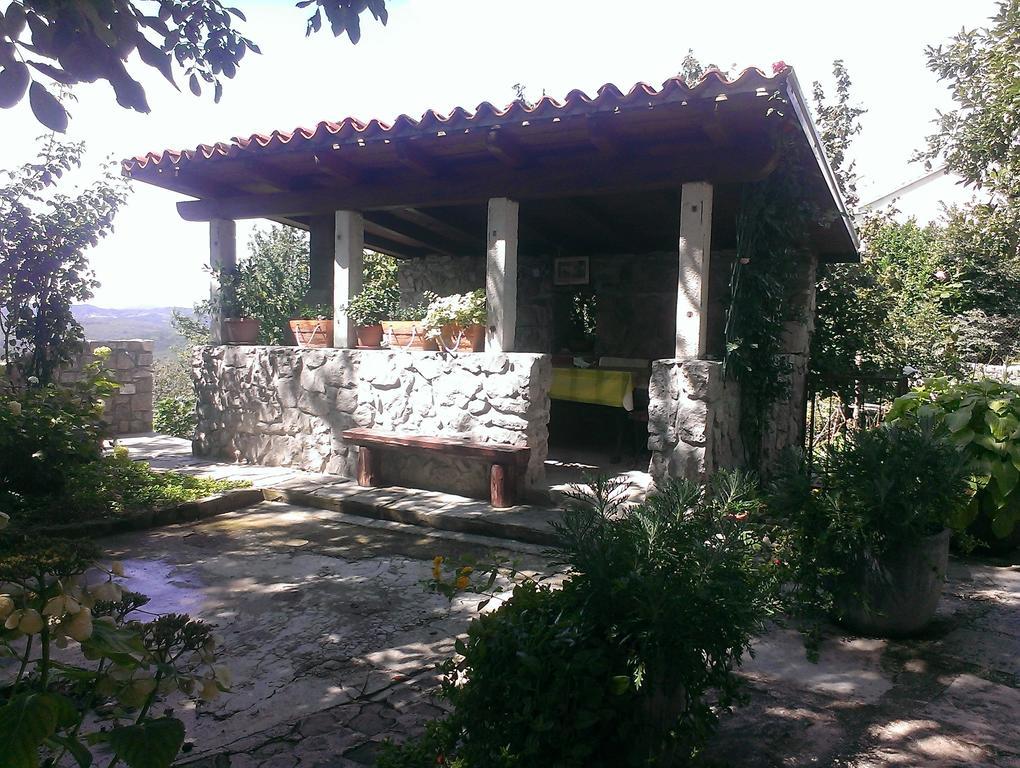 Apartment Pud Oreh Roč الغرفة الصورة