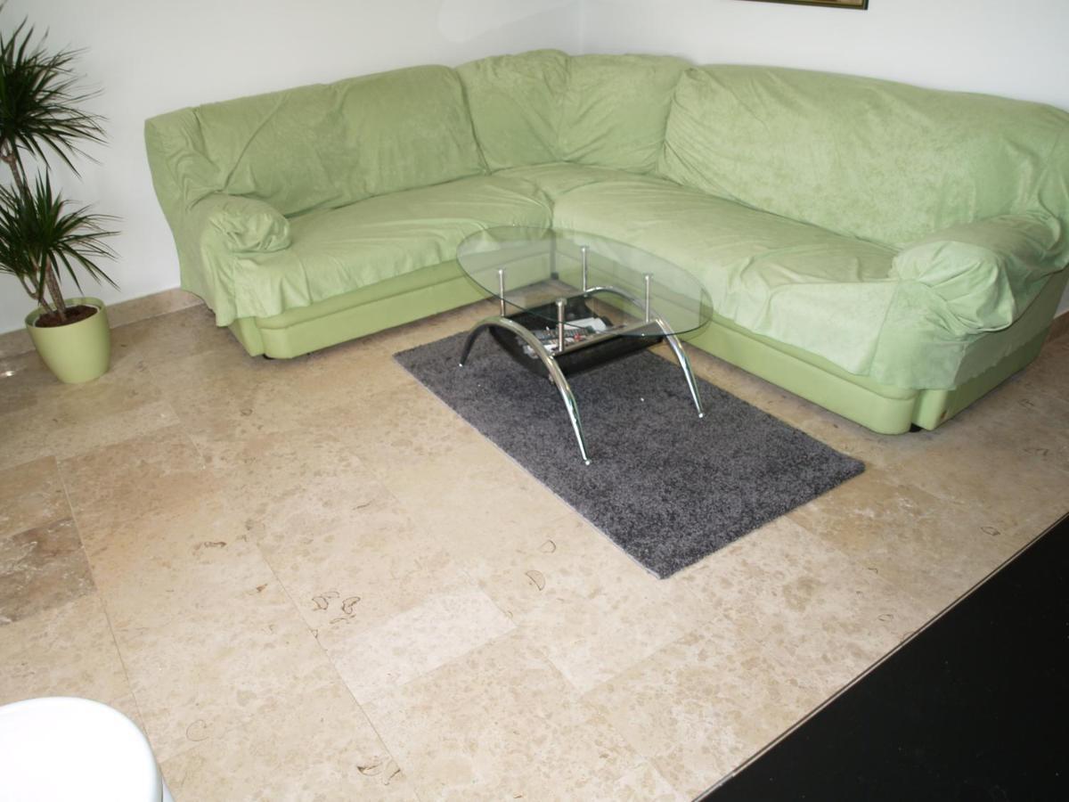 Apartment Pud Oreh Roč الغرفة الصورة