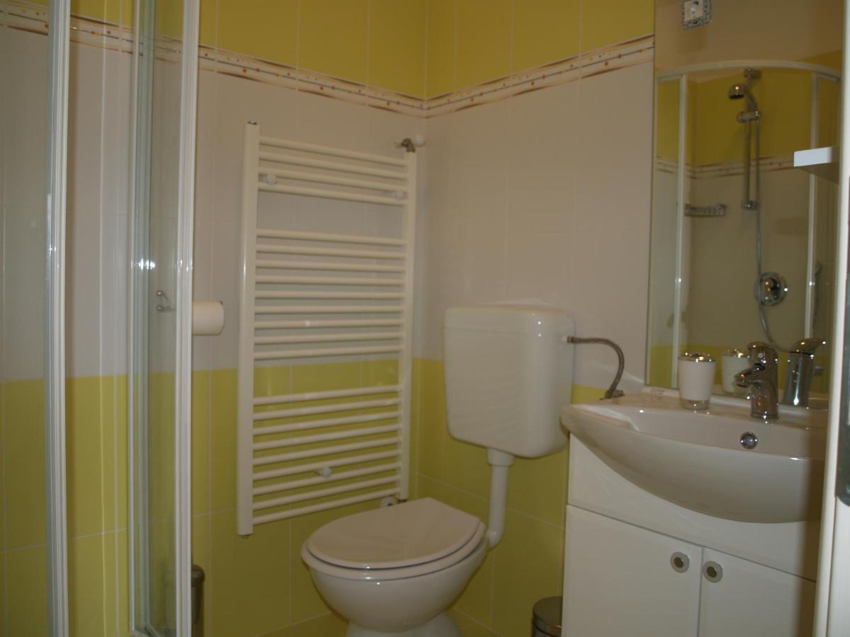 Apartment Pud Oreh Roč الغرفة الصورة
